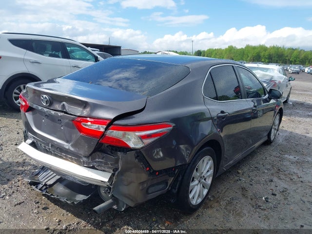 4T1B11HK0JU646873 Toyota CAMRY LE