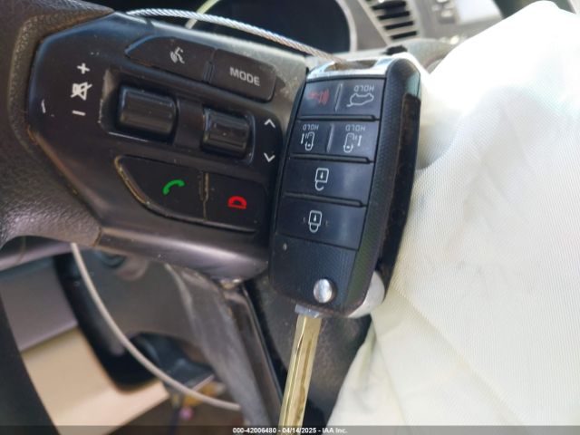 KNDMB5C14H6233059 KIA SEDONA LX