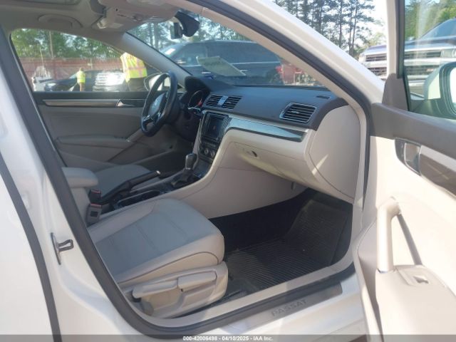 1VWBA7A34JC007960 Volkswagen Passat 2.0t Se