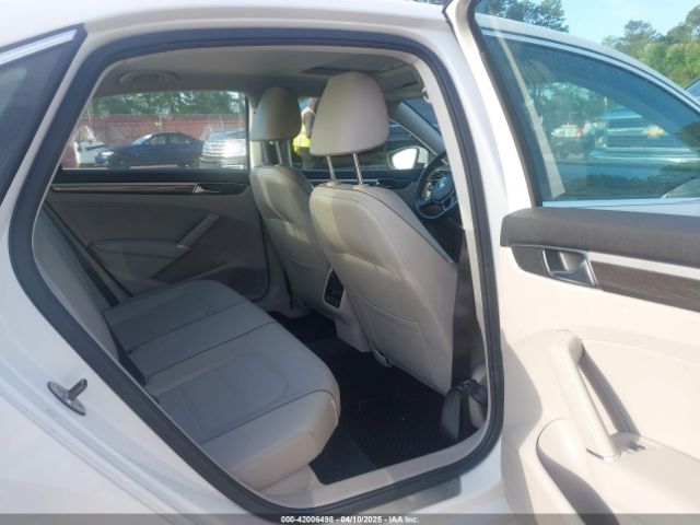 1VWBA7A34JC007960 Volkswagen Passat 2.0t Se