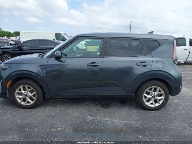 KNDJ23AU1P7878913 KIA SOUL LX