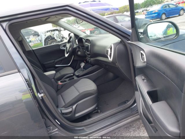 KNDJ23AU1P7878913 KIA SOUL LX