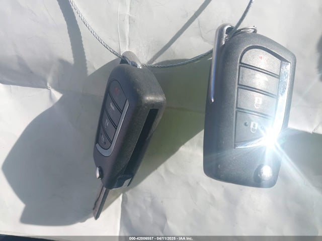 5YFEPMAE7MP257185 Toyota COROLLA LE