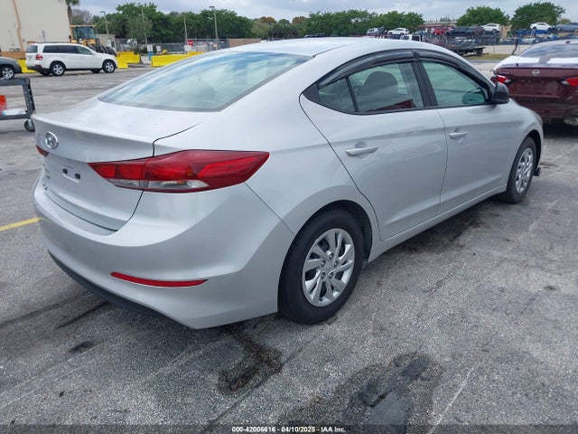 KMHD74LF8JU471498 Hyundai ELANTRA SE