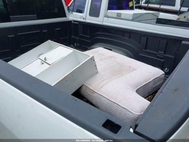 1C6RR6TT1KS593811 RAM 1500 Classic Slt  4x2 6'4 Box