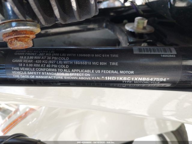 2022 HARLEY-DAVIDSON FLHX 1HD1KBC1XNB647594 Photo 9