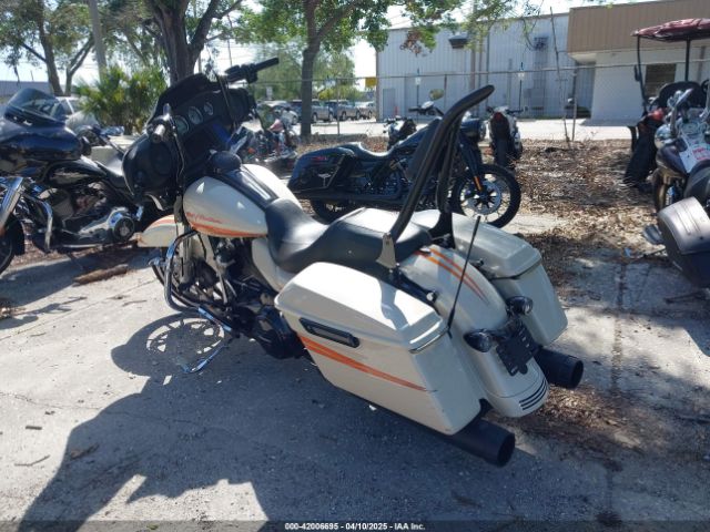 2022 HARLEY-DAVIDSON FLHX 1HD1KBC1XNB647594 Photo 2