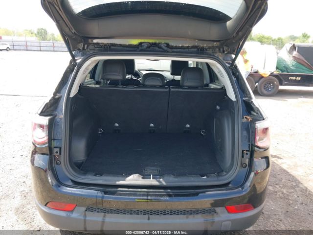 3C4NJCBB0MT502423 Jeep Compass Latitude Fwd