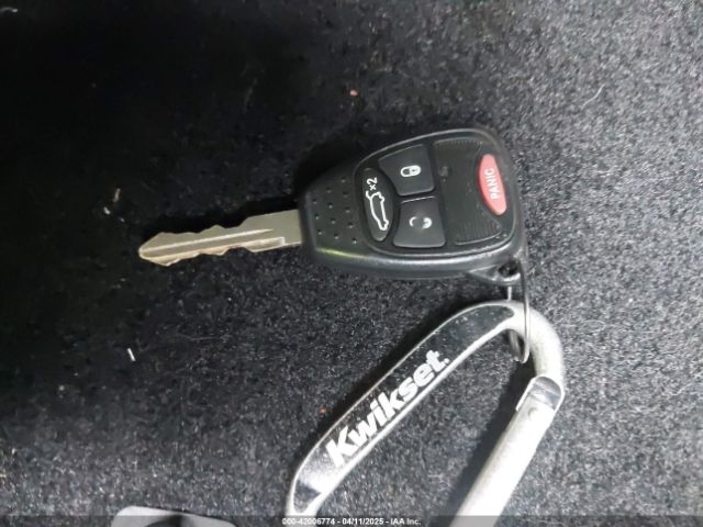 1C3CCBAB2EN213983 Chrysler 200 LX