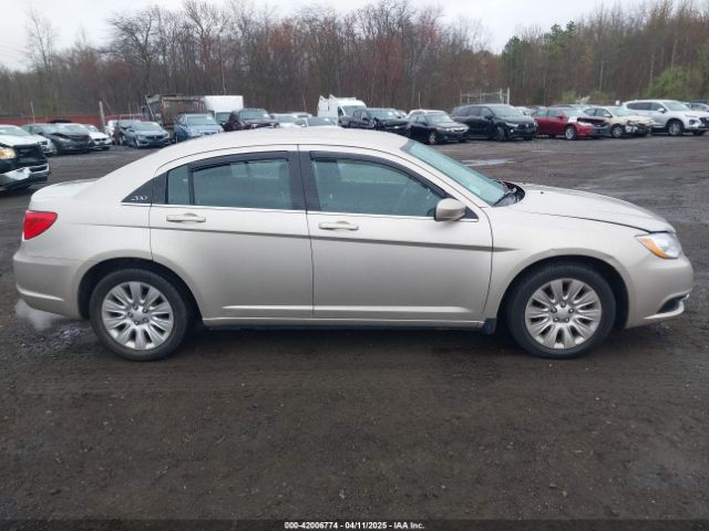 1C3CCBAB2EN213983 Chrysler 200 LX