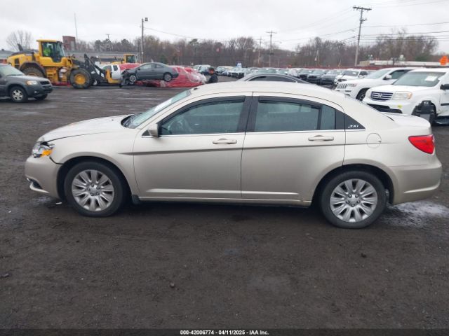 1C3CCBAB2EN213983 Chrysler 200 LX