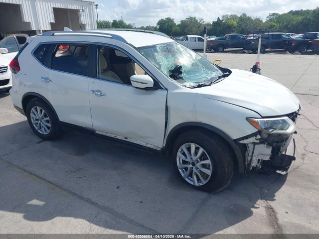 2017 JN8AT2MT4HW152677 main image