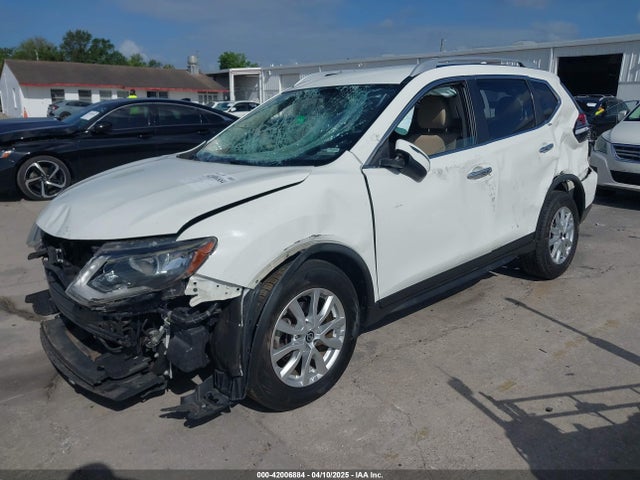 Nissan ROGUE SV 2017 JN8AT2MT4HW152677 Image 2