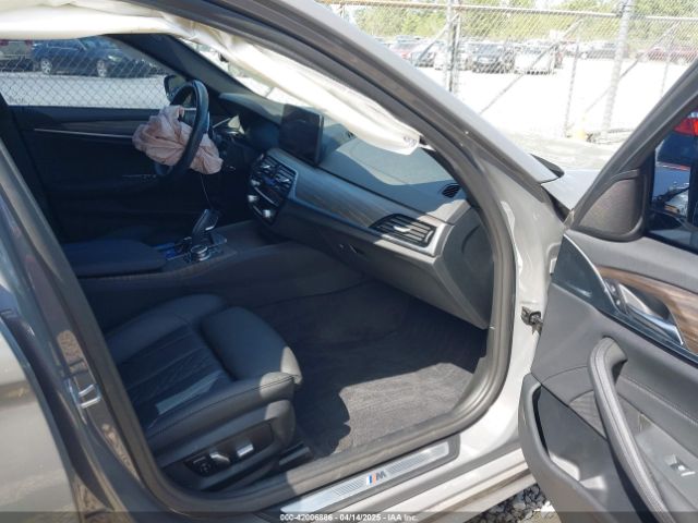 WBA53BH02NWX67766 BMW 530I