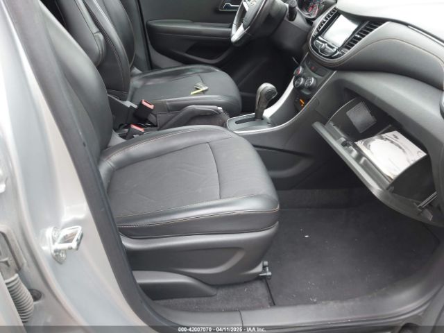 KL7CJPSB6HB185878 Chevrolet Trax Lt
