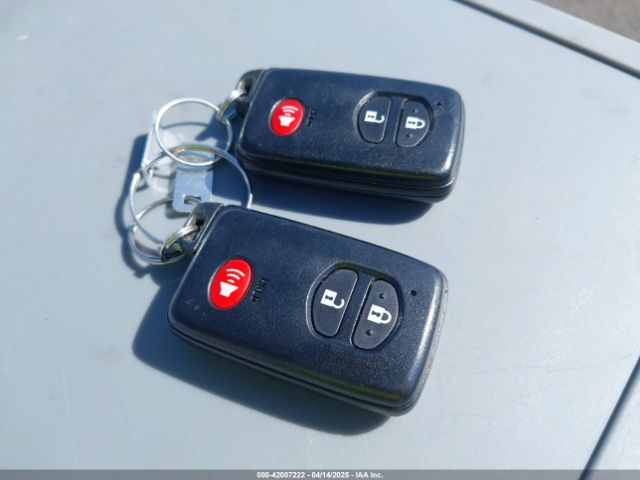 JTDZN3EU0FJ036229 Toyota Prius V Five