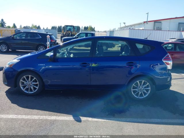 JTDZN3EU0FJ036229 Toyota Prius V Five