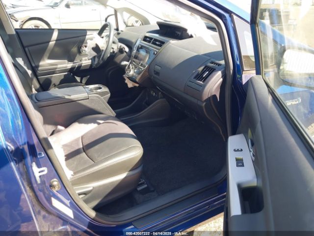 JTDZN3EU0FJ036229 Toyota Prius V Five