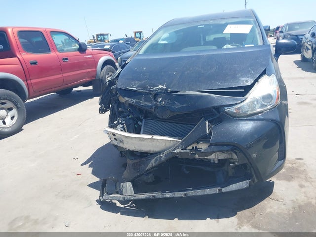 JTDZN3EUXHJ063005 Toyota Prius V Two