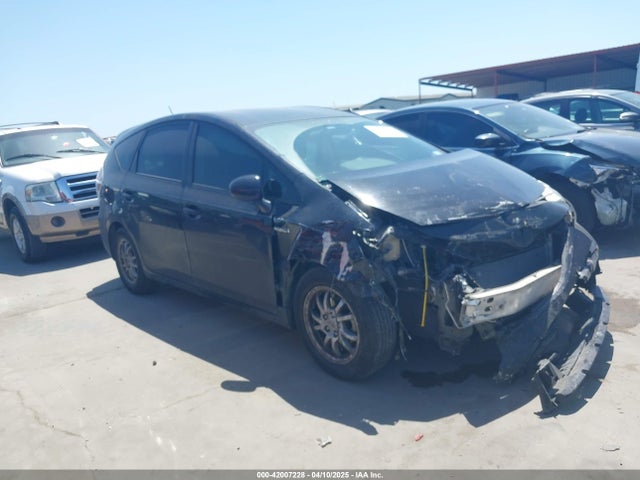 JTDZN3EUXHJ063005 Toyota Prius V Two