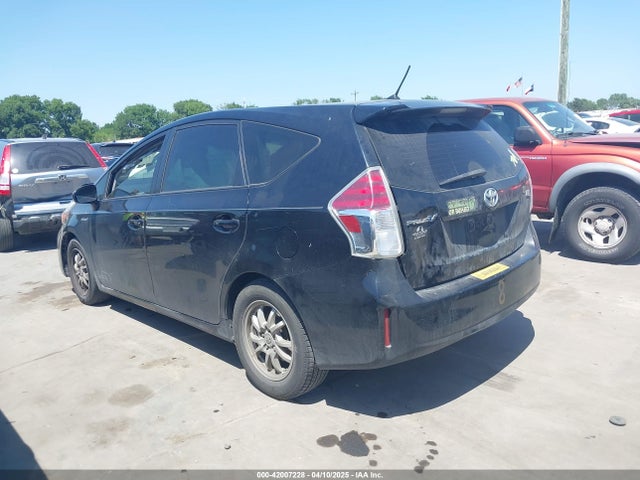 JTDZN3EUXHJ063005 Toyota Prius V Two