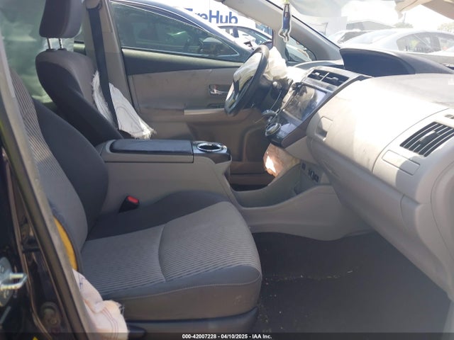 JTDZN3EUXHJ063005 Toyota Prius V Two