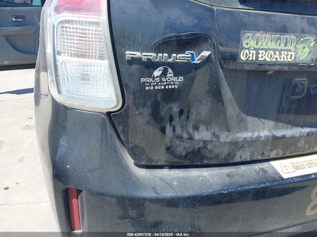 JTDZN3EUXHJ063005 Toyota Prius V Two