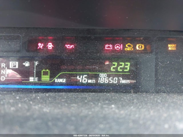 JTDZN3EUXHJ063005 Toyota Prius V Two