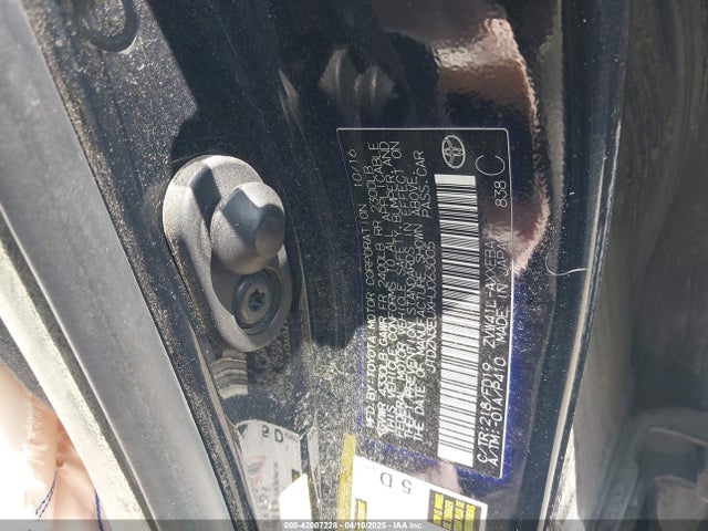 JTDZN3EUXHJ063005 Toyota Prius V Two