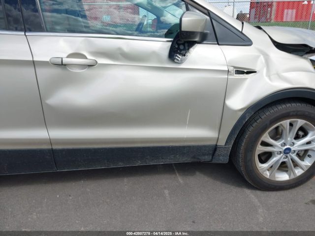 1FMCU9HD6JUA21308 Ford ESCAPE SEL