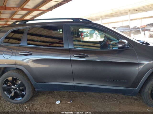 1C4PJLCS4GW184621 Jeep Cherokee Altitude