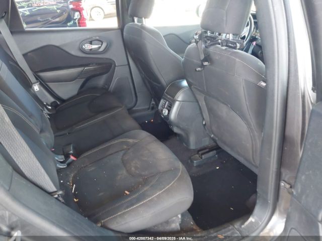 1C4PJLCS4GW184621 Jeep Cherokee Altitude