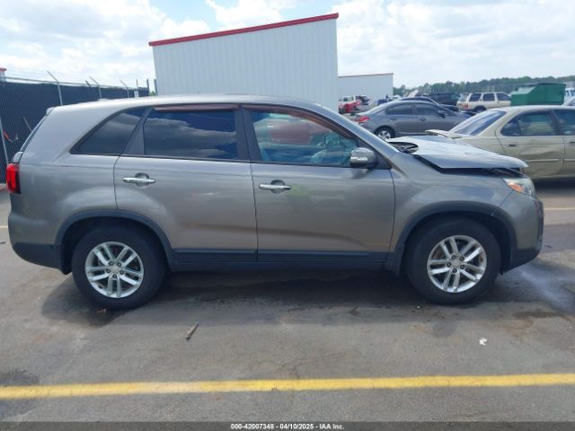 5XYKT3A64FG611172 KIA SORENTO LX