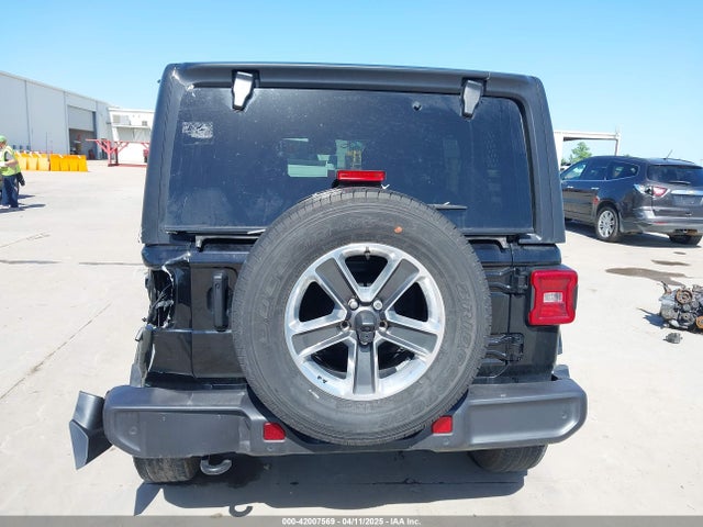 1C4HJXEN5PW508257 Jeep Wrangler 4-door Sahara 4x4