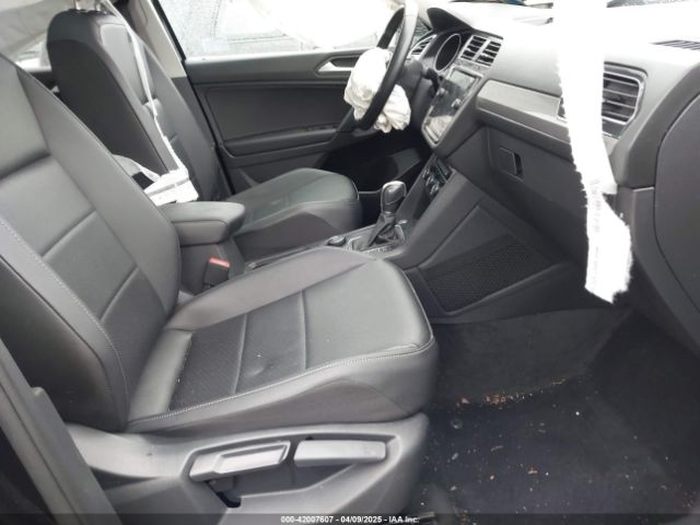 2019 VOLKSWAGEN TIGUAN 3VV2B7AX5KM194520 Photo 4