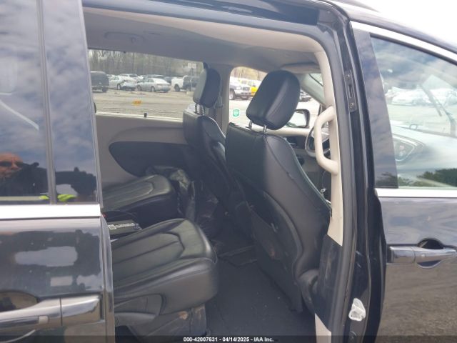 2C4RC1DG5MR532190 Chrysler Voyager Lxi