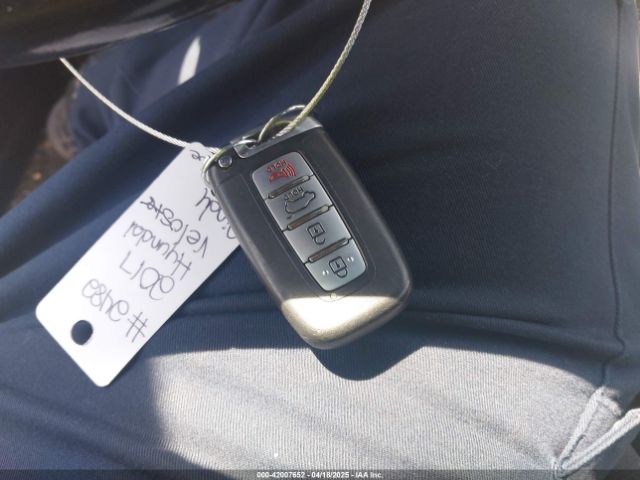 KMHTC6AD8HU321289 Hyundai Veloster Value Edition