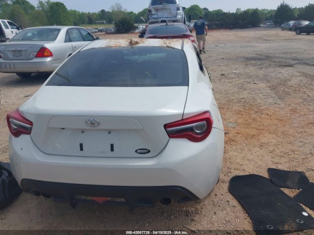 JF1ZNAA11H8703549 Toyota 86