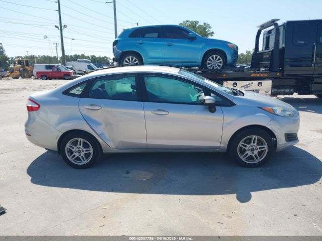 3FADP4BJ9JM100354 Ford FIESTA SE