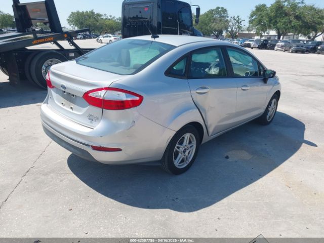 3FADP4BJ9JM100354 Ford FIESTA SE