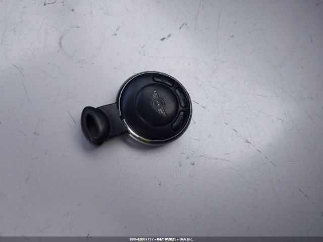 2010 MINI COOPER WMWMF3C5XATU77265 Photo 10