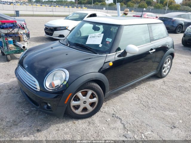 2010 MINI COOPER WMWMF3C5XATU77265 Photo 1