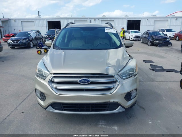 1FMCU9HD5JUA83542 Ford ESCAPE SEL