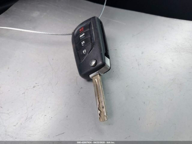 5YFEPMAE5NP280465 Toyota COROLLA LE