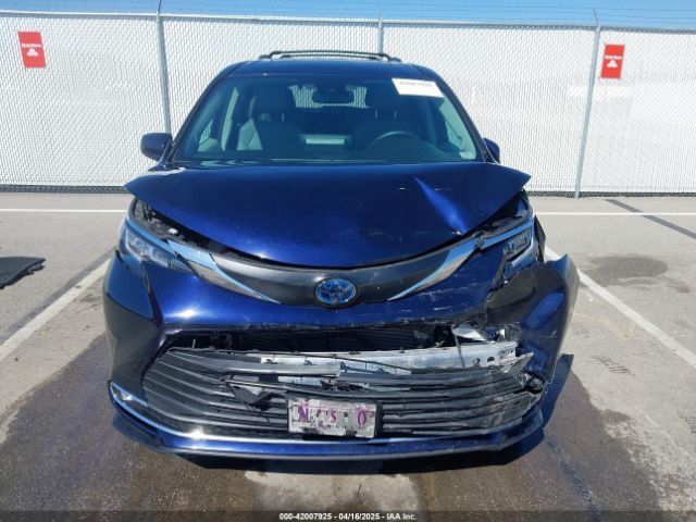 5TDJRKEC2MS023873 Toyota SIENNA XLE
