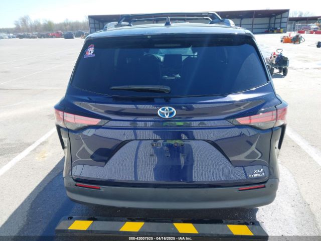 5TDJRKEC2MS023873 Toyota SIENNA XLE