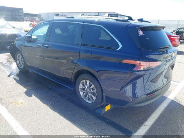5TDJRKEC2MS023873 Toyota SIENNA XLE