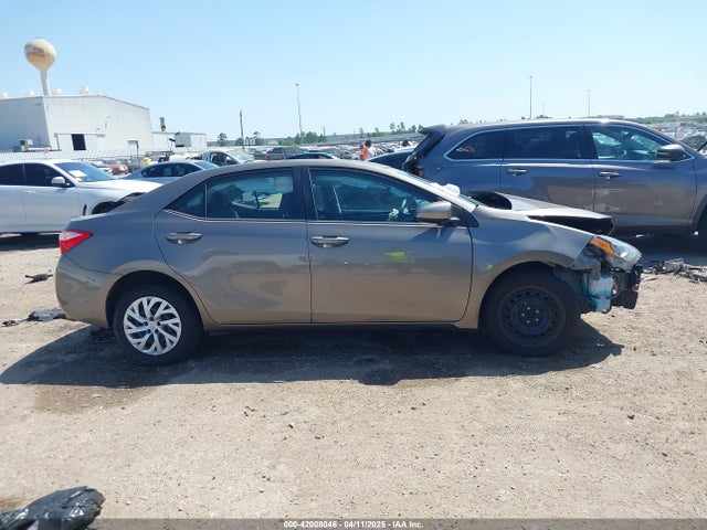 5YFBURHE0HP688620 Toyota COROLLA LE