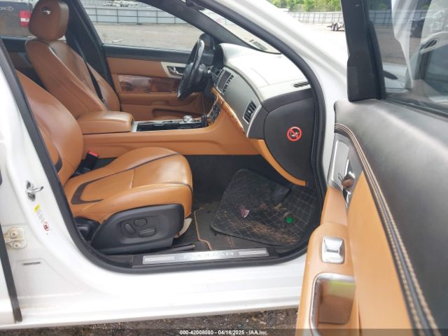 2015 JAGUAR XF SAJWA0F74F8U58177 Photo 4