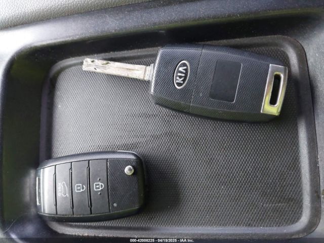 KNDJN2A21G7329924 KIA Soul